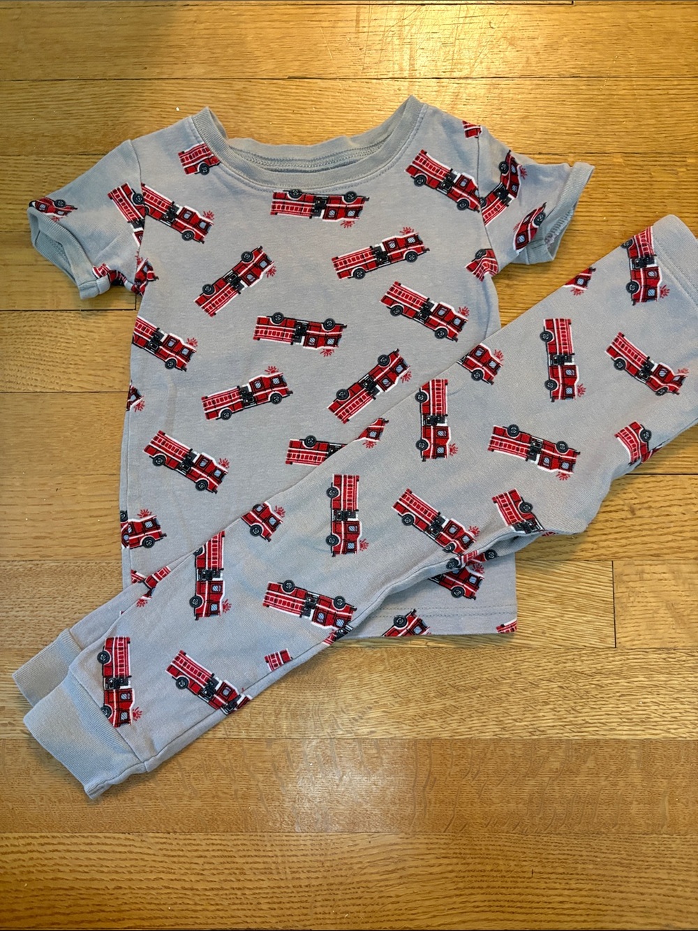 Old Navy Red Fire Truck Print Pajama Set 4T